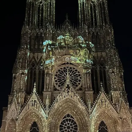 Aux Arcades De Cathedrale Apartmán *